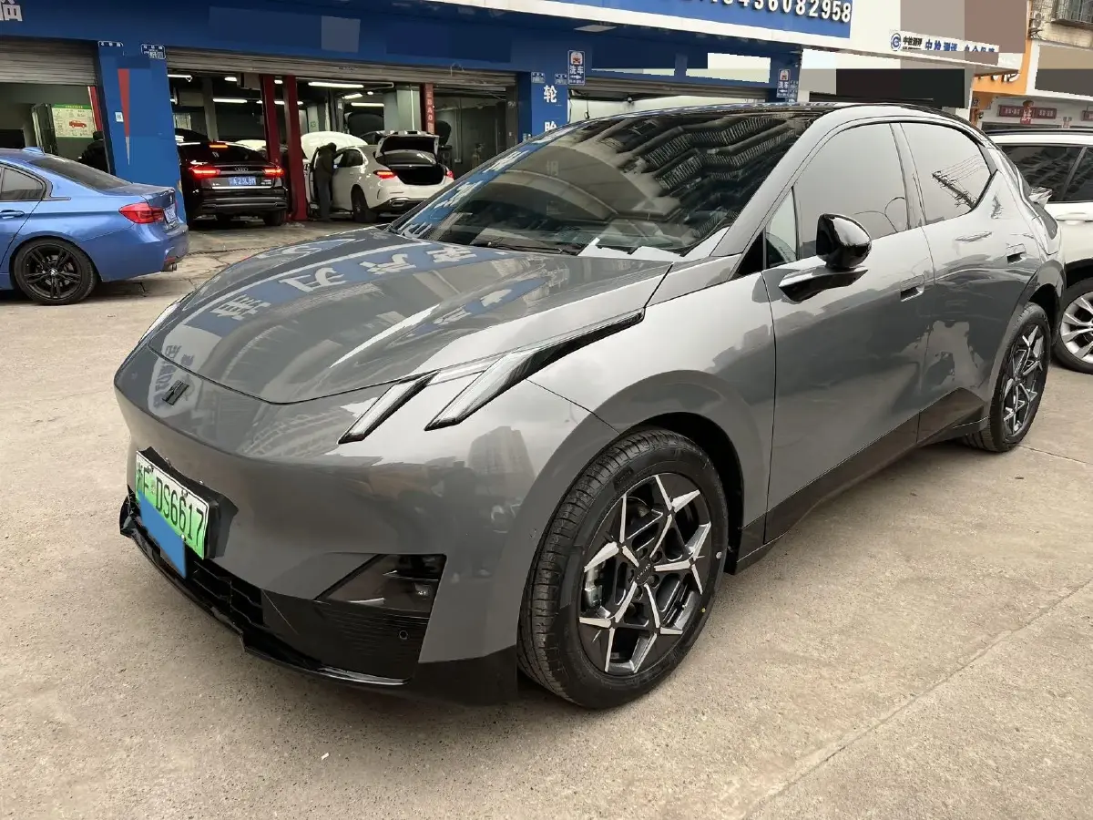 2025 Dongfeng Z9 2.0T 258HP L4 8AT