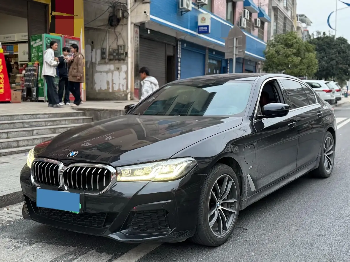 2021 BMW 5 Series 2.0T 184HP L4 8AT PHEV 17.7KWH