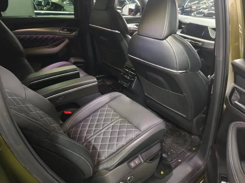 2024 Audi Q6 2.0T 265HP L4 7DCT,autocango,china used car exporter,china ev exporter,chinese used car exporter,chinese used ev exporter