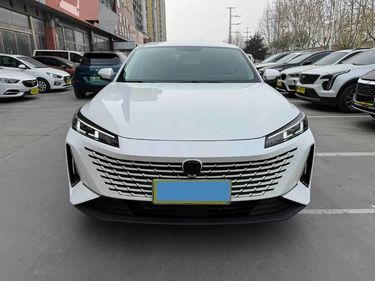 2023 ChangAn Lamore 1.5T 170HP L4 7DCT,autocango,china used car exporter,china ev exporter,chinese used car exporter,chinese used ev exporter