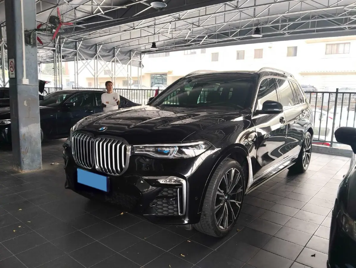 2021 BMW X7 3.0T 340HP L6 8AT