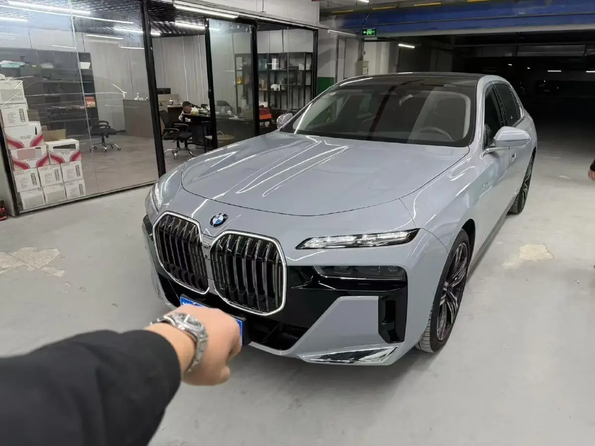 2023 BMW 7 Series 3.0T 381HP L6 8AT