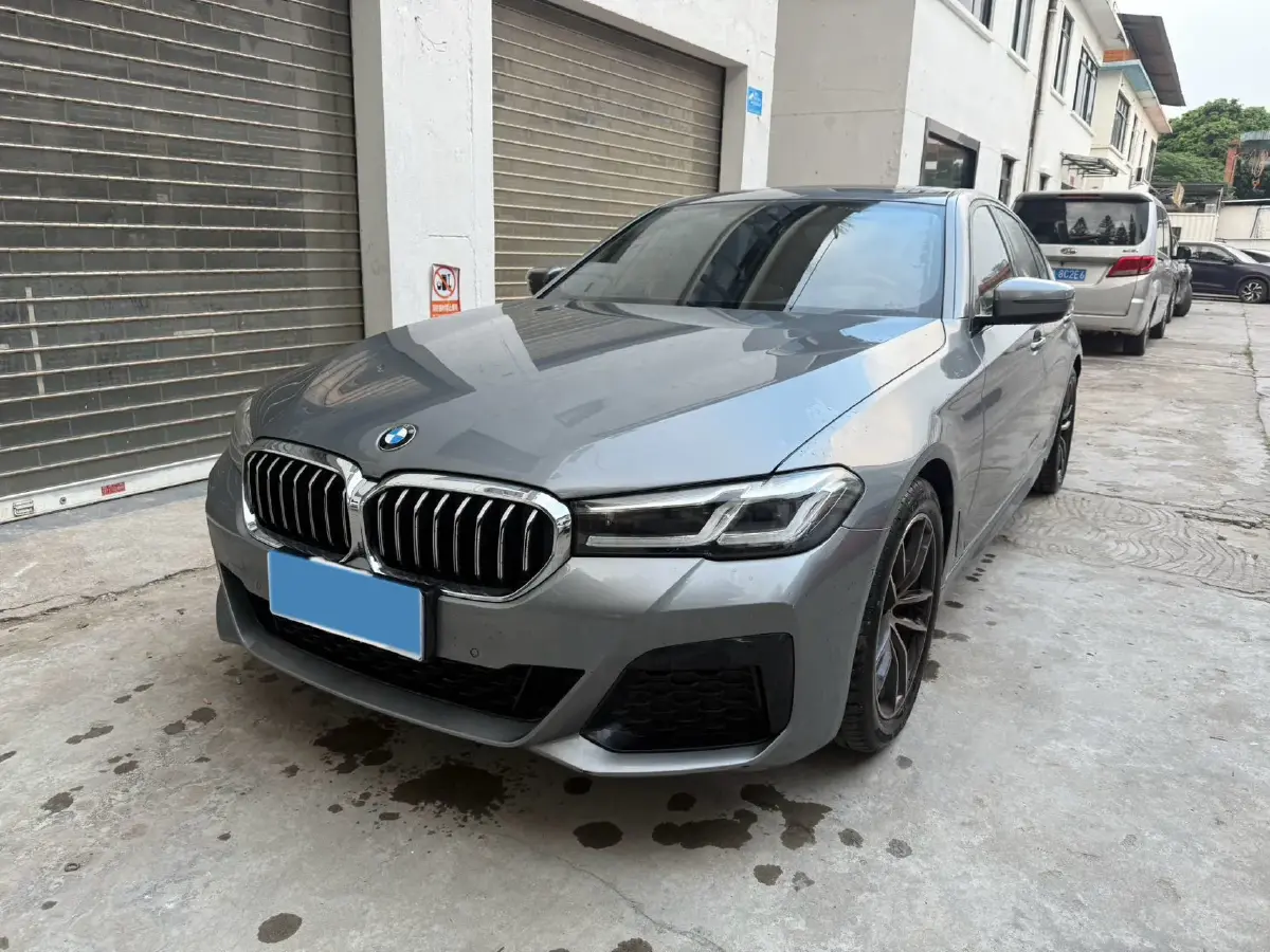 2022 BMW 5 Series 2.0T 184HP L4 8AT