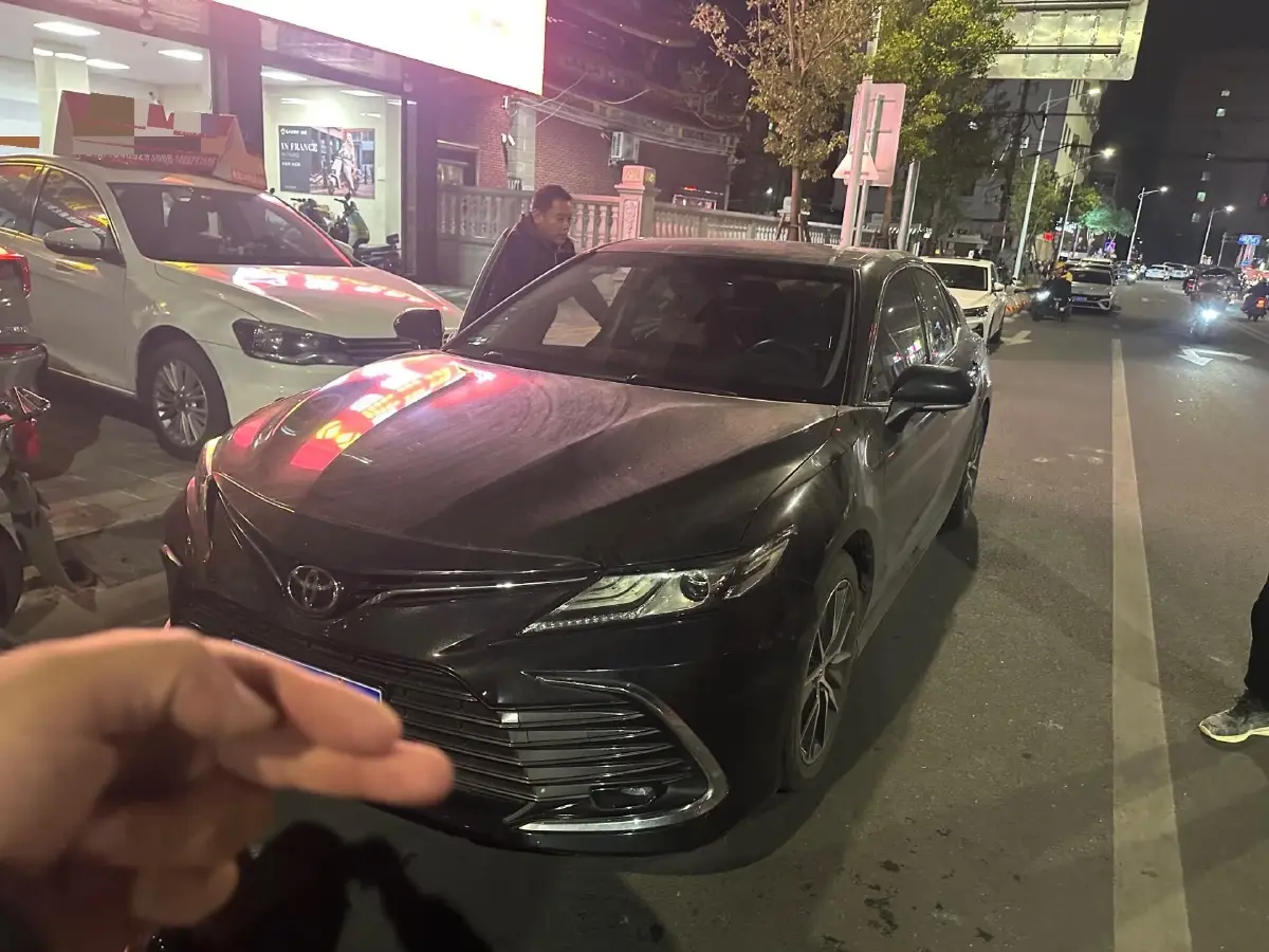 2021 Toyota Camry 2.5L 209HP L4 8AT