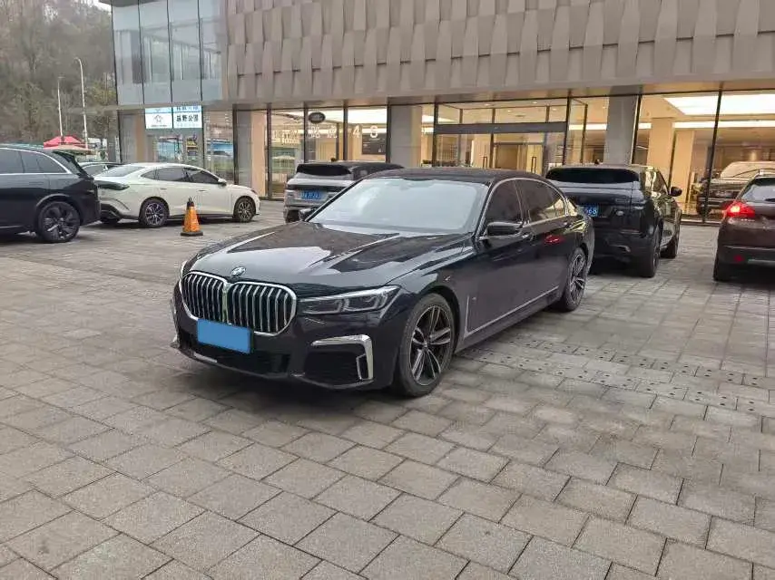 2021 BMW 7 Series 2.0T 265HP L4 8AT