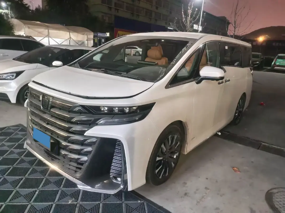 2024 Toyota Vellfire 2.5L 190HP L4 E-CVT Hybrid