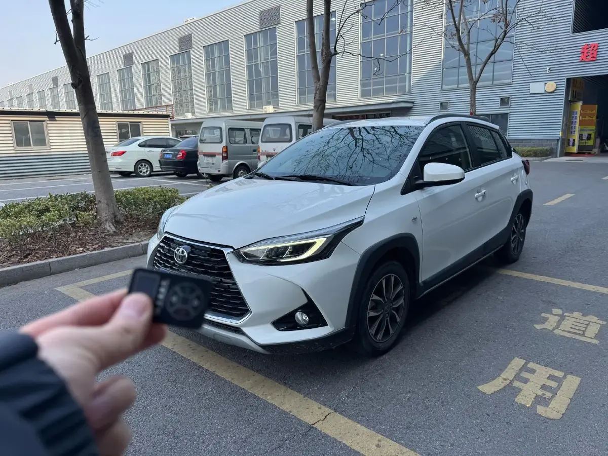 2022 Toyota Yaris L 1.5L 112HP L4 CVT