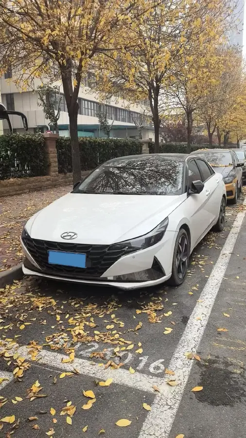 2022 Hyundai Elantra 1.5L 115HP L4 CVT