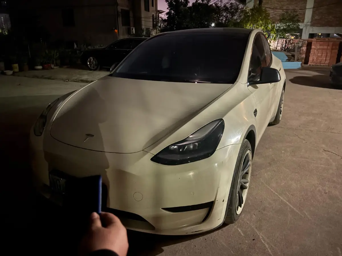 2022 Tesla Model Y BEV 60KWH