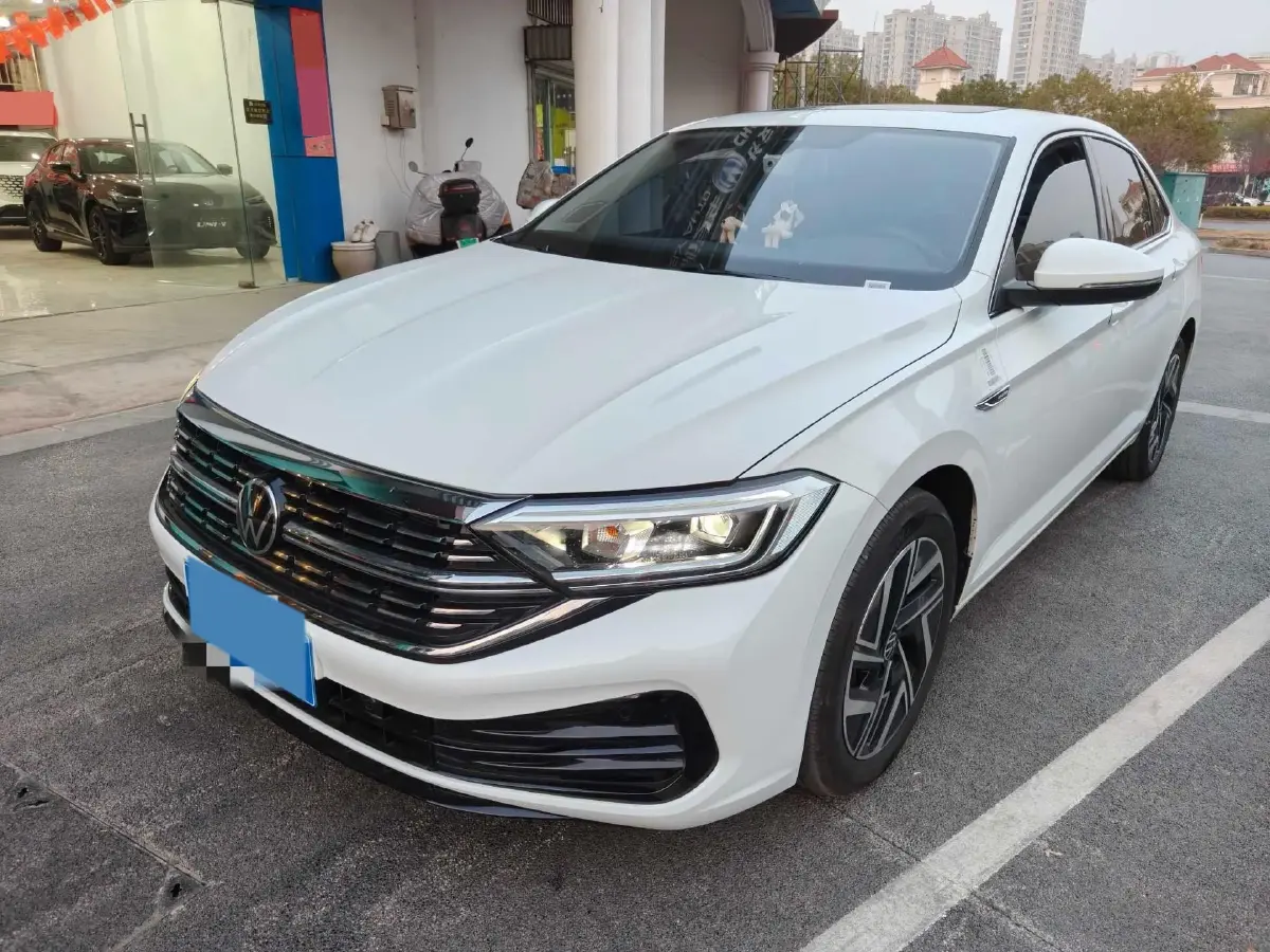 2025 Volkswagen Sagitar 1.5T 160HP L4 7DCT