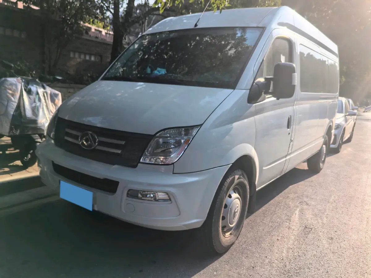 2021 MAXUS XinTu V80 2.0T 127HP L4 6MT