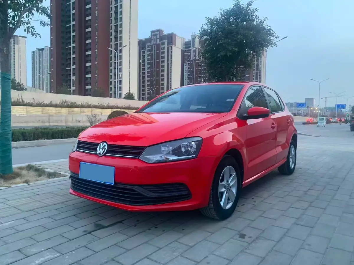 2016 Volkswagen Polo 1.4L 90HP L4 6AT