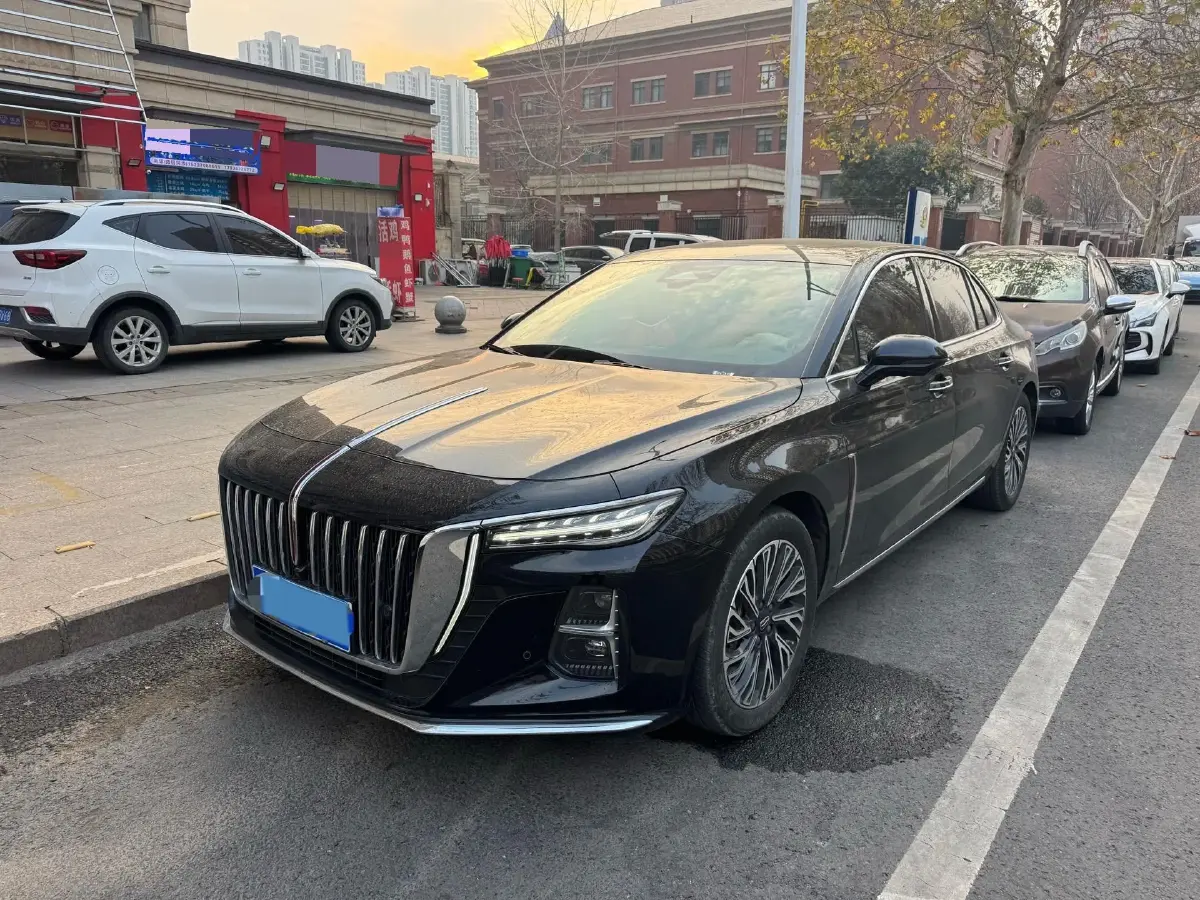 2024 HongQi H5 2.0T 224HP L4 8AT