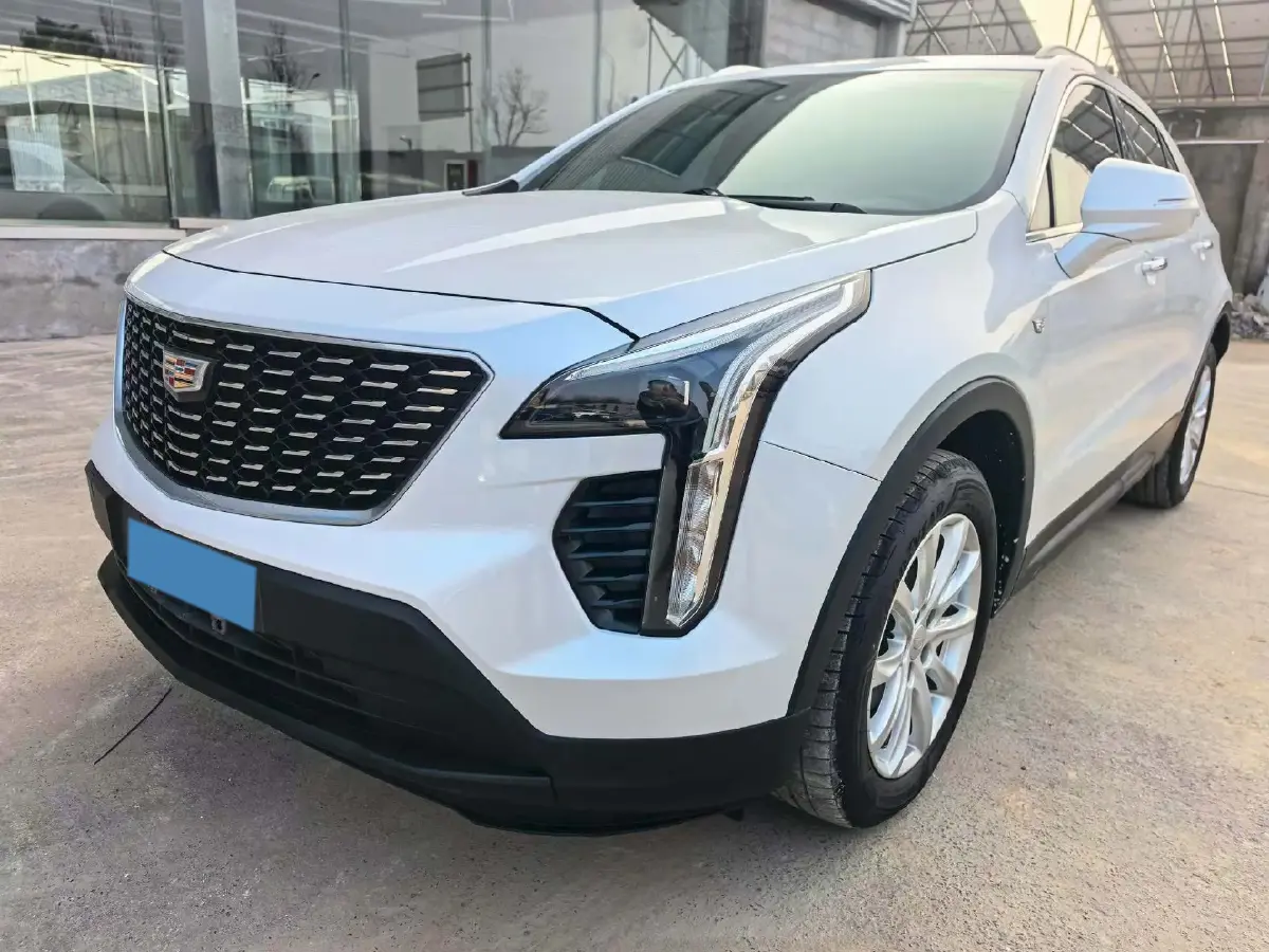2020 Cadillac XT4 2.0T 241HP L4 9AT