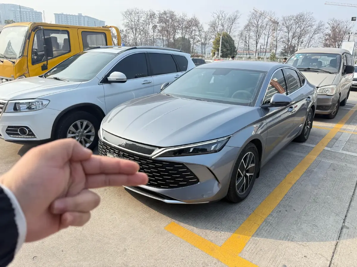 2025 BYD QinL 1.5L 101HP L4 E-CVT PHEV 10.08KWH
