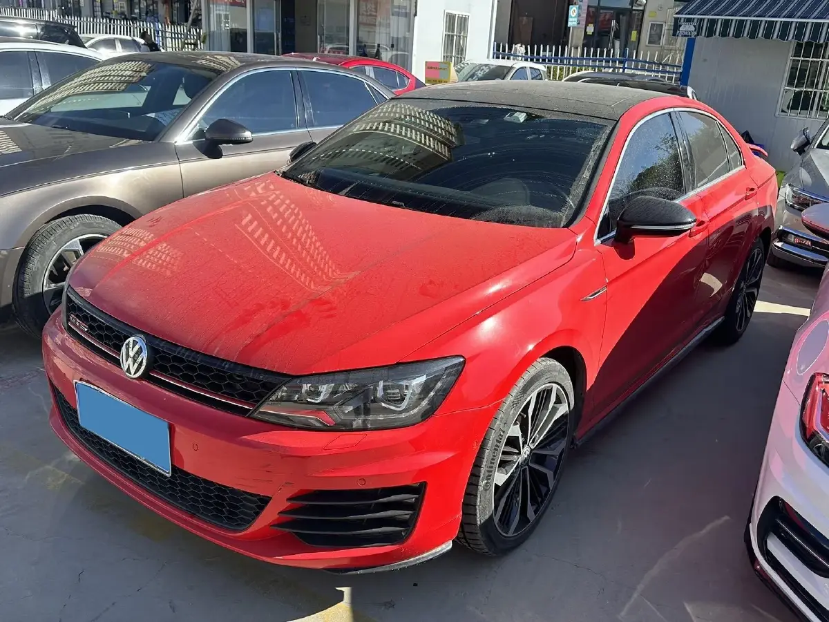 2017 Volkswagen Lamando 2.0T 220HP L4 7DCT