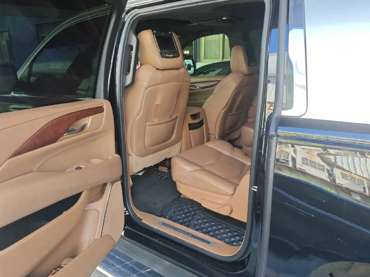 2017 Cadillac ESCALADE 6.2L 426HP V8 8AT,autocango,china used car exporter,china ev exporter,chinese used car exporter,chinese used ev exporter