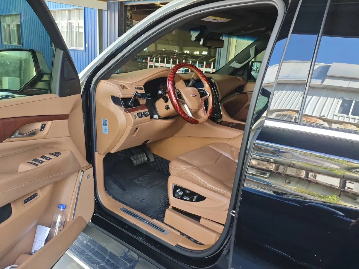 2017 Cadillac ESCALADE 6.2L 426HP V8 8AT,autocango,china used car exporter,china ev exporter,chinese used car exporter,chinese used ev exporter