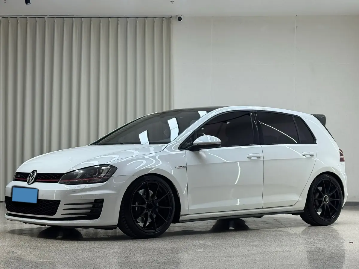 2016 Volkswagen GolfGTI 2.0T 220HP L4 7DCT