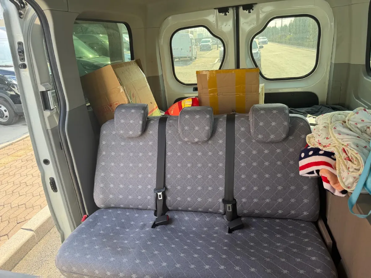 2022 JMC YuHu 9 2.0T 220HP L4 6MT,autocango,china used car exporter,china ev exporter,chinese used car exporter,chinese used ev exporter