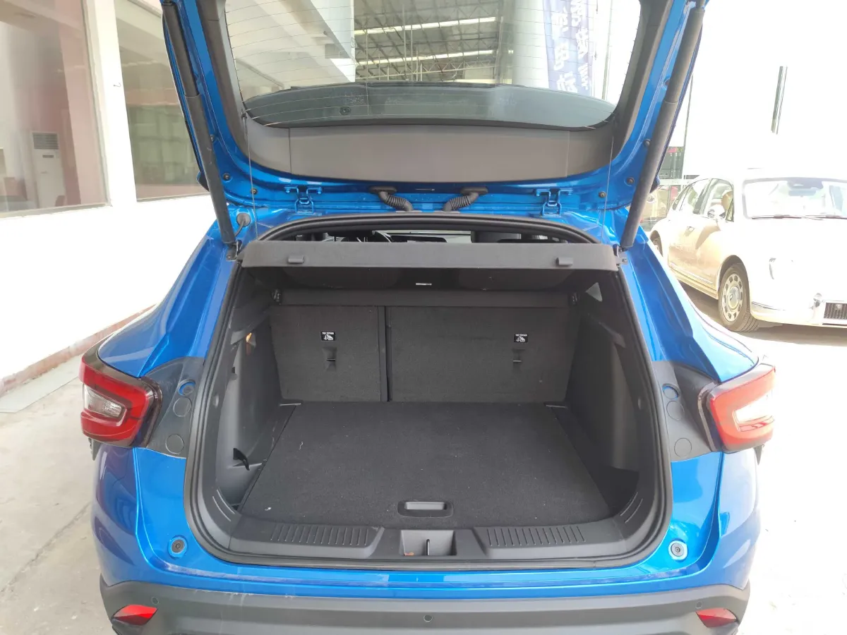 2022 Chevrolet Seeker 1.5T 184HP L4 CVT,autocango,china used car exporter,china ev exporter,chinese used car exporter,chinese used ev exporter