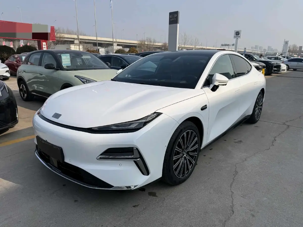 2025 Geely Galaxy Starshine 8 1.5L 112HP L4 1DHT PHEV