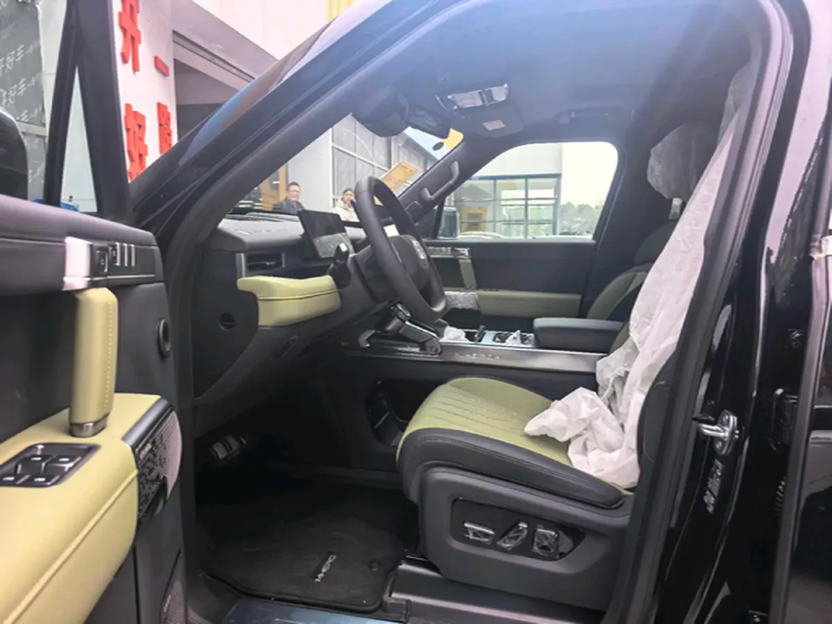 2025 Jetour Zongheng G700 2.0T 211HP L4 2DHT PHEV,autocango,china used car exporter,china ev exporter,chinese used car exporter,chinese used ev exporter
