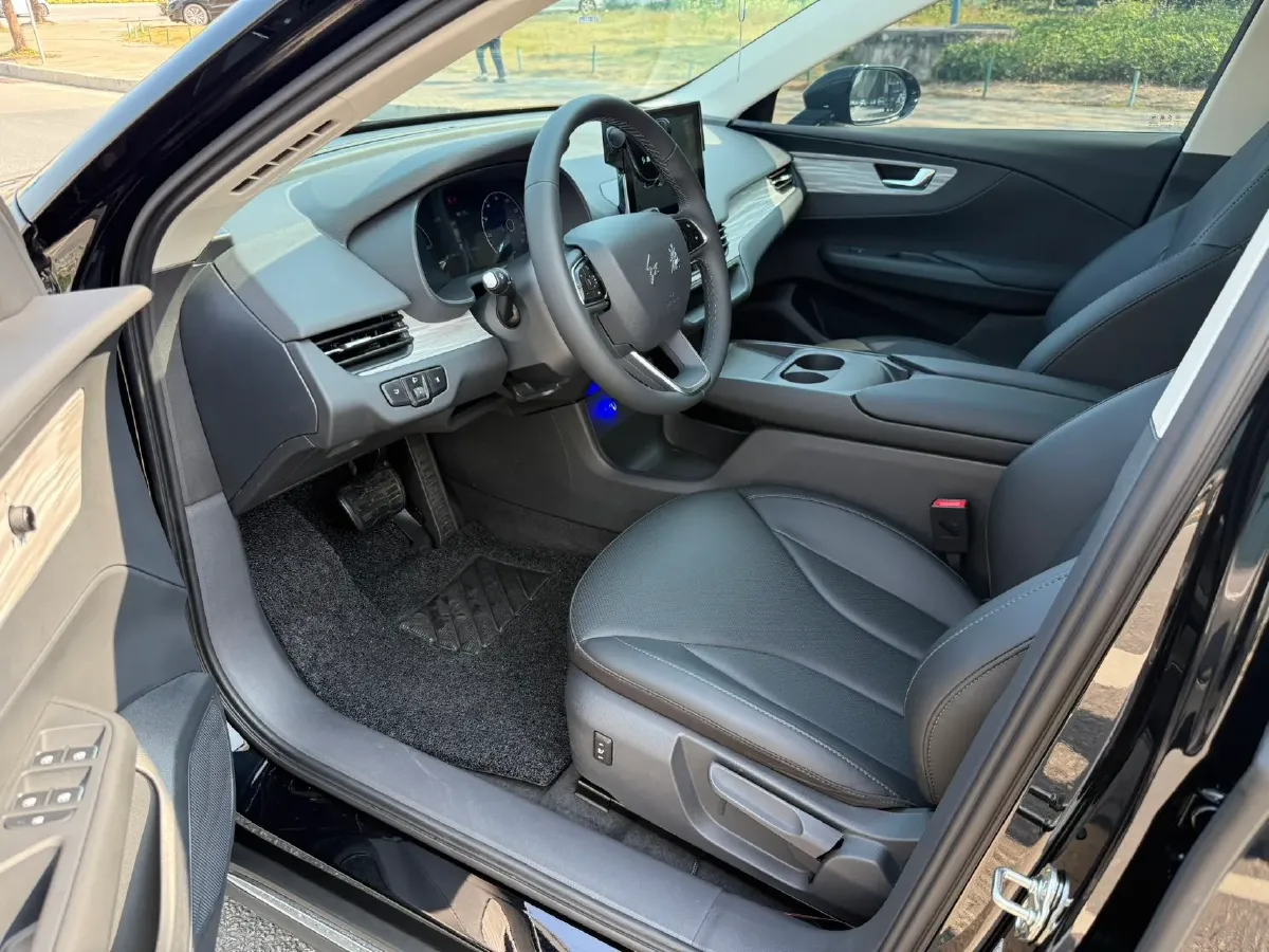 2025 HongQi E-QM5 BEV,autocango,china used car exporter,china ev exporter,chinese used car exporter,chinese used ev exporter