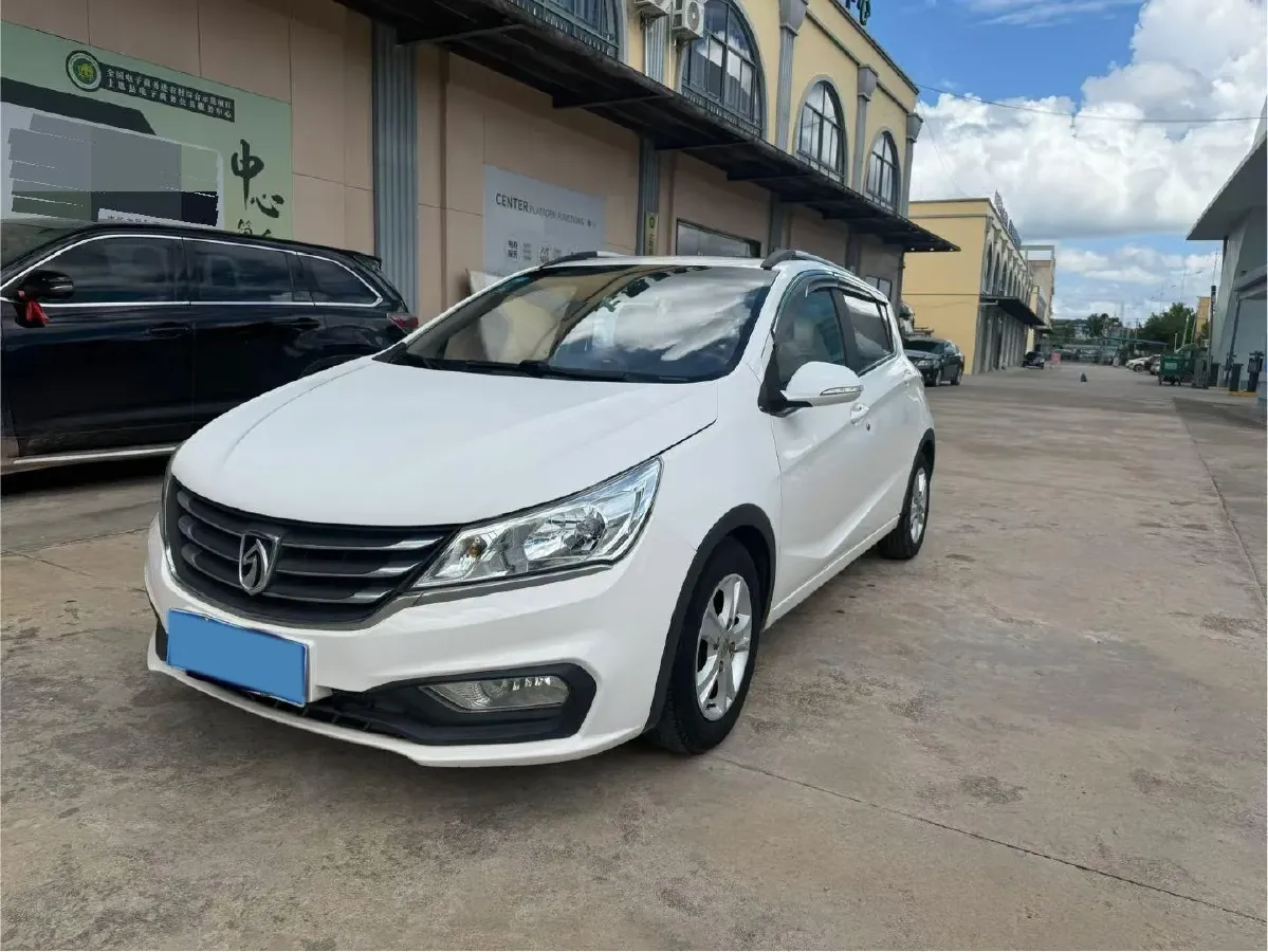 2016 BaoJun 310 1.2L 82HP L4 5MT,autocango,china used car exporter,china ev exporter,chinese used car exporter,chinese used ev exporter