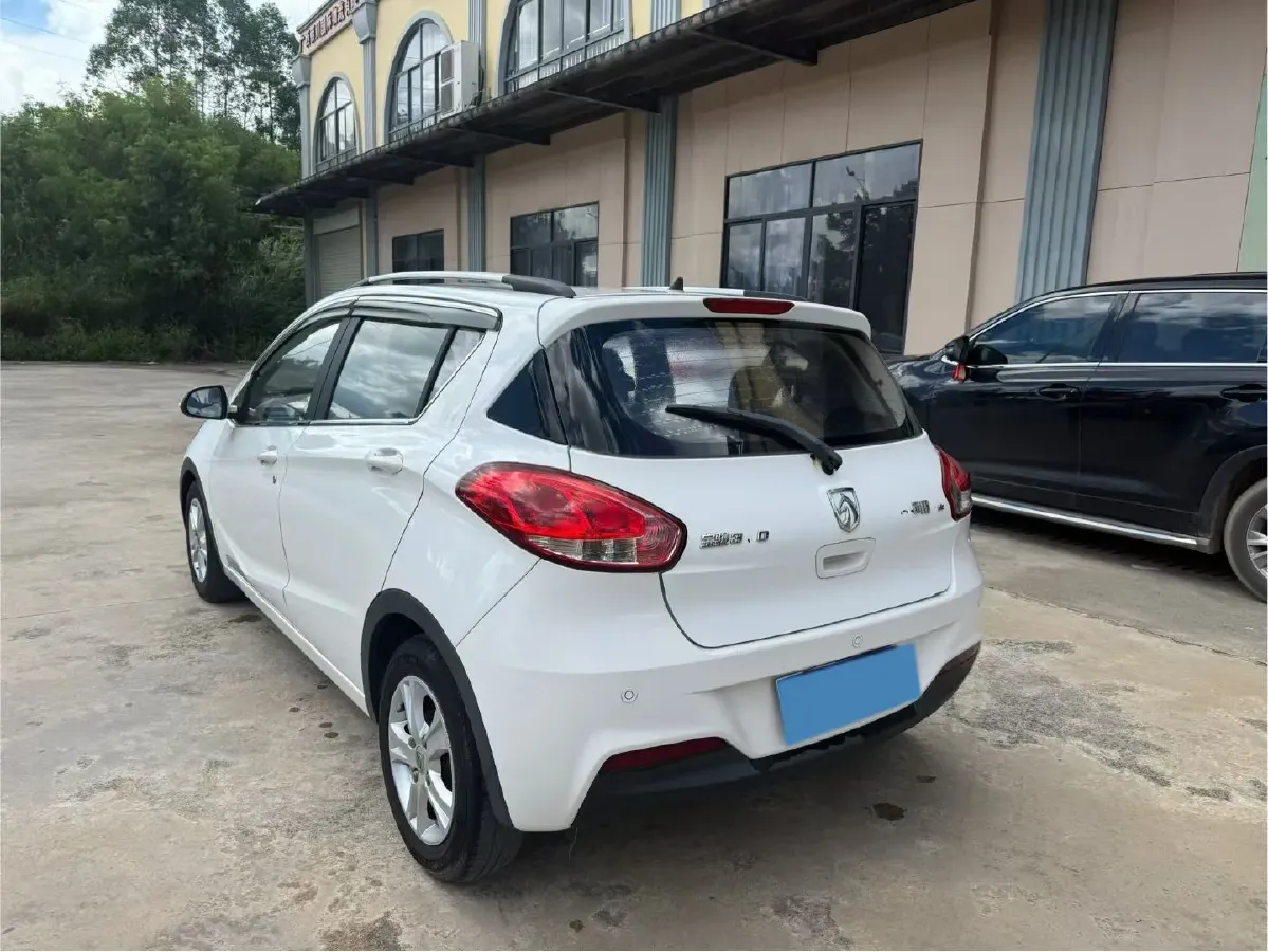 2016 BaoJun 310 1.2L 82HP L4 5MT,autocango,china used car exporter,china ev exporter,chinese used car exporter,chinese used ev exporter