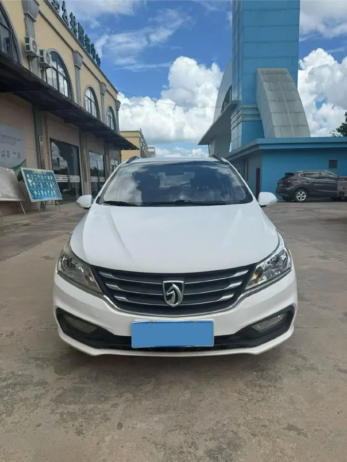 2016 BaoJun 310 1.2L 82HP L4 5MT,autocango,china used car exporter,china ev exporter,chinese used car exporter,chinese used ev exporter