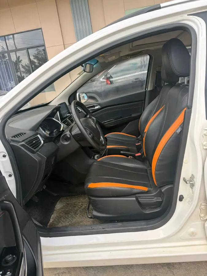 2016 BaoJun 310 1.2L 82HP L4 5MT,autocango,china used car exporter,china ev exporter,chinese used car exporter,chinese used ev exporter