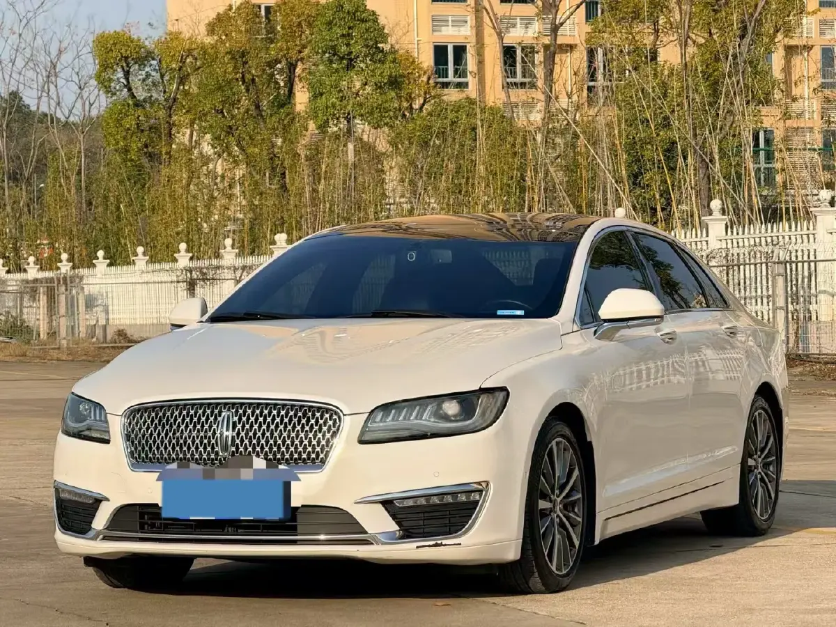 2019 Lincoln MKZ 2.0T 196HP L4 6AT