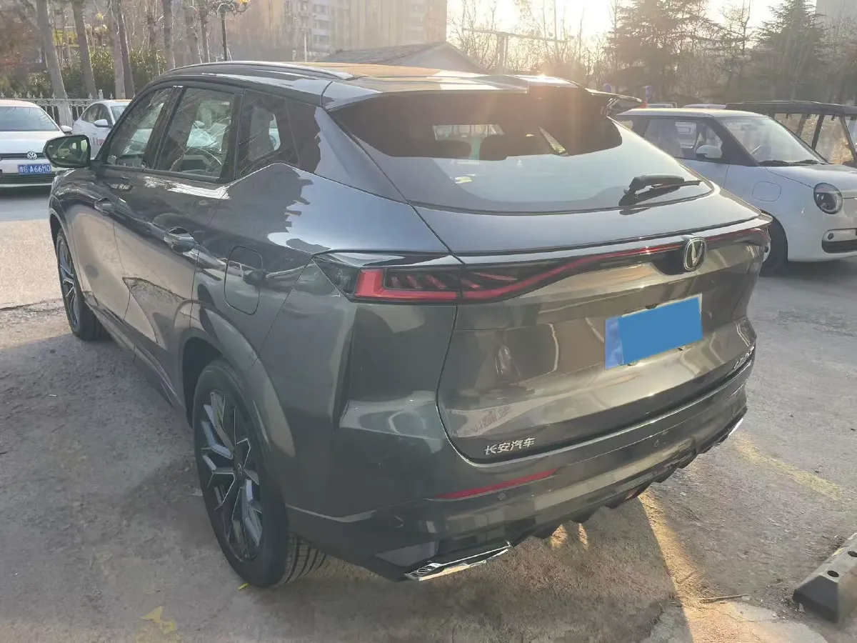 2025 ChangAn UNI-Z 1.5L 98HP L4 E-CVT PHEV,autocango,china used car exporter,china ev exporter,chinese used car exporter,chinese used ev exporter