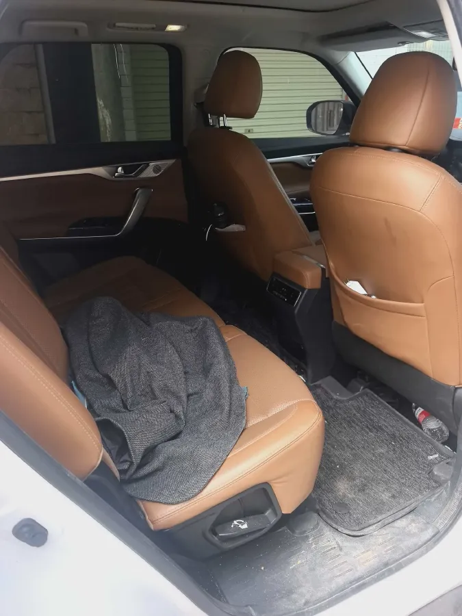 2021 ChangAn CS95 2.0T 233HP L4 6AT,autocango,china used car exporter,china ev exporter,chinese used car exporter,chinese used ev exporter