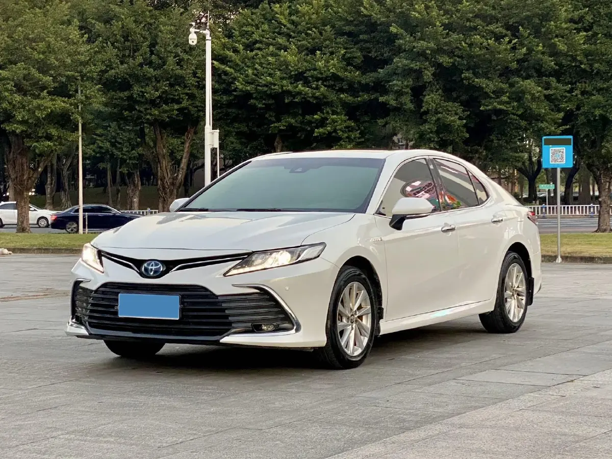 2021 Toyota Camry 2.5L 178HP L4 E-CVT Hybrid