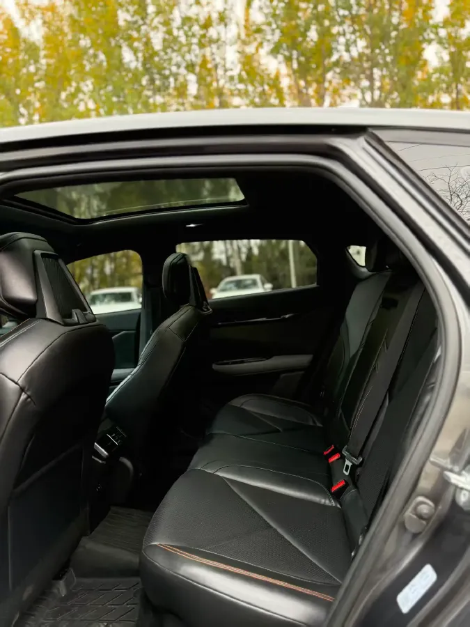 2022 ChangAn UNI-V 1.5T 188HP L4 7DCT,autocango,china used car exporter,china ev exporter,chinese used car exporter,chinese used ev exporter