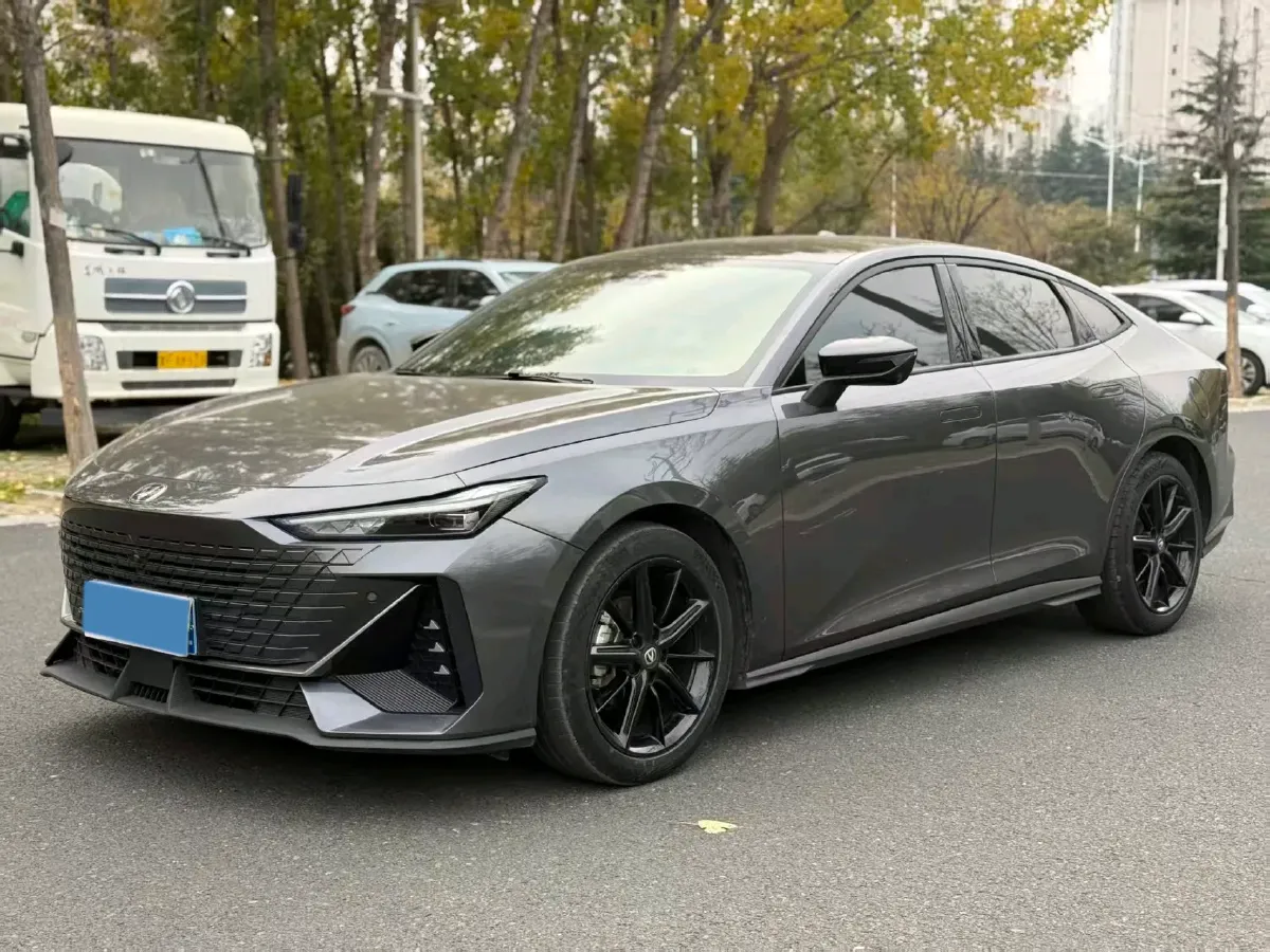 2022 ChangAn UNI-V 1.5T 188HP L4 7DCT,autocango,china used car exporter,china ev exporter,chinese used car exporter,chinese used ev exporter