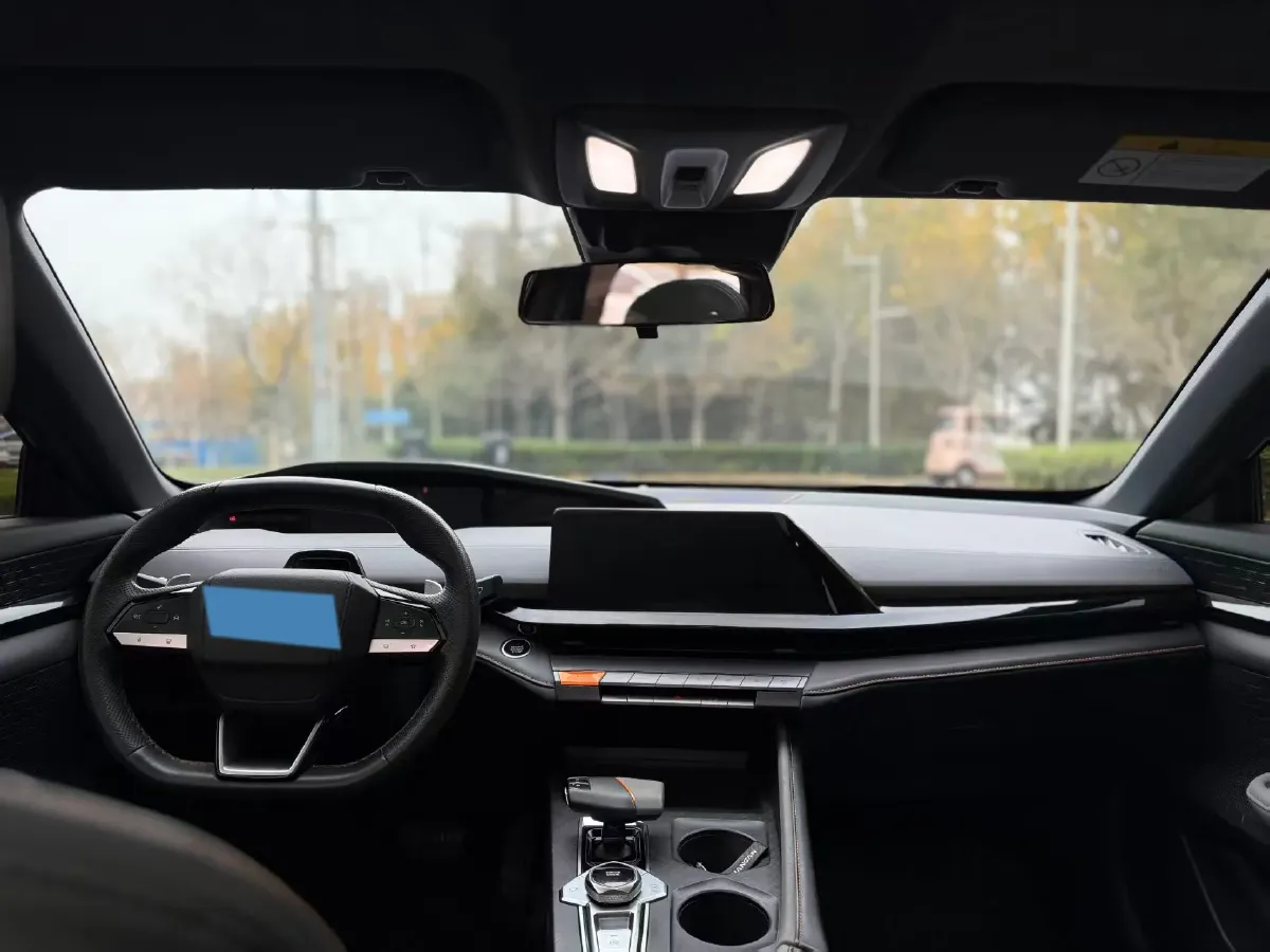 2022 ChangAn UNI-V 1.5T 188HP L4 7DCT,autocango,china used car exporter,china ev exporter,chinese used car exporter,chinese used ev exporter