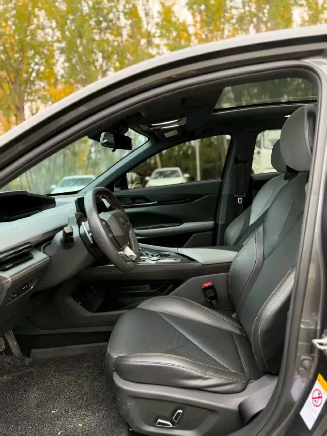 2022 ChangAn UNI-V 1.5T 188HP L4 7DCT,autocango,china used car exporter,china ev exporter,chinese used car exporter,chinese used ev exporter