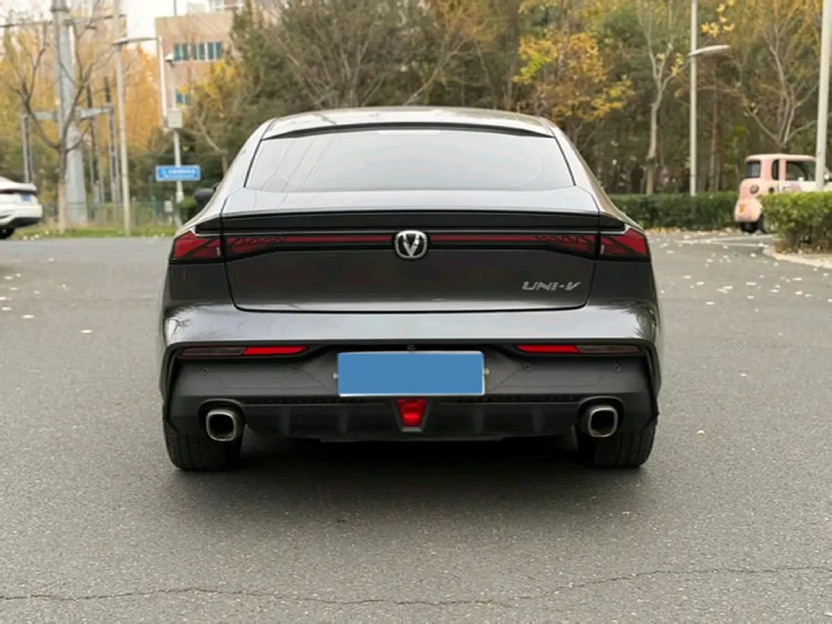 2022 ChangAn UNI-V 1.5T 188HP L4 7DCT,autocango,china used car exporter,china ev exporter,chinese used car exporter,chinese used ev exporter