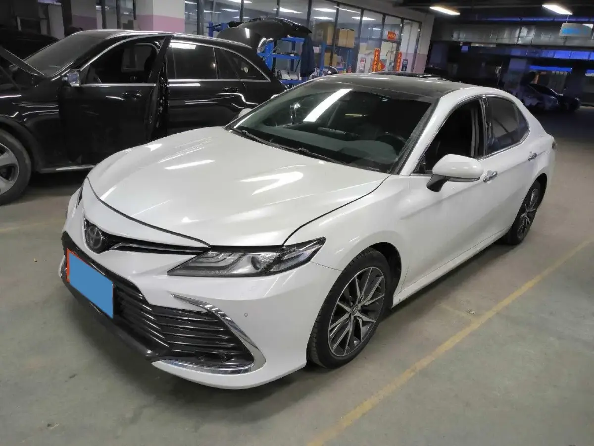 2021 Toyota Camry 2.5L 209HP L4 8AT