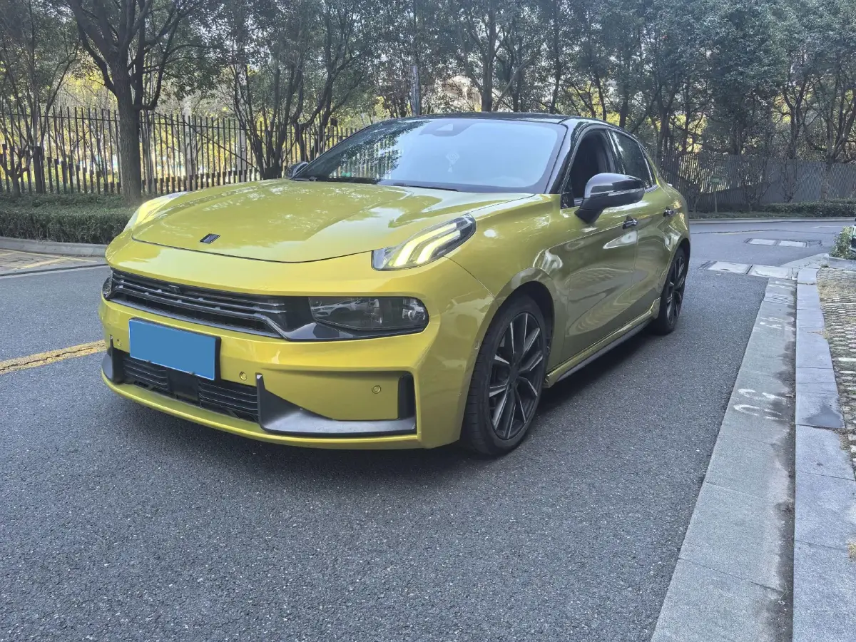 2019 LYNK&CO 03 2.0T 254HP L4 8AT