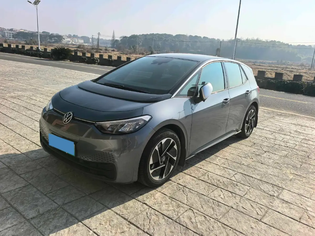 2025 Volkswagen ID.3 BEV 52.8KWH