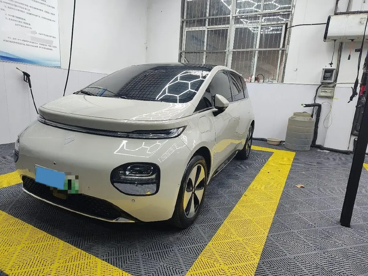 2023 BaoJun Cloud BEV 50.6KWH