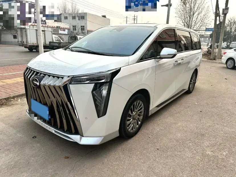 2023 GAC Trumpchi M8 2.0T 190HP L4 E-CVT Hybrid