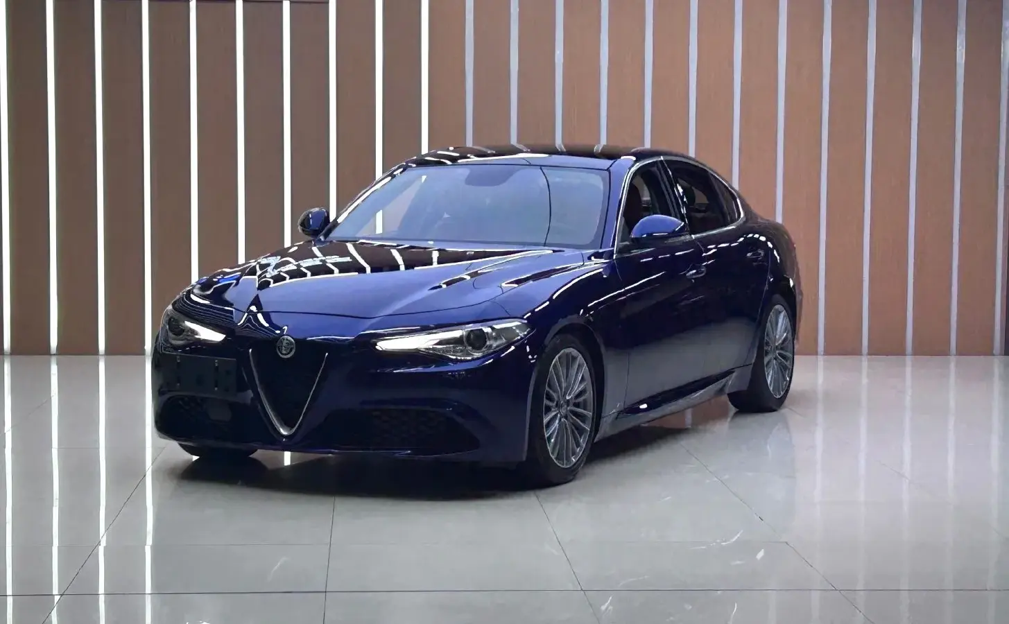 2017 Alfa Romeo Giulia 2.0T 200HP L4 8AT