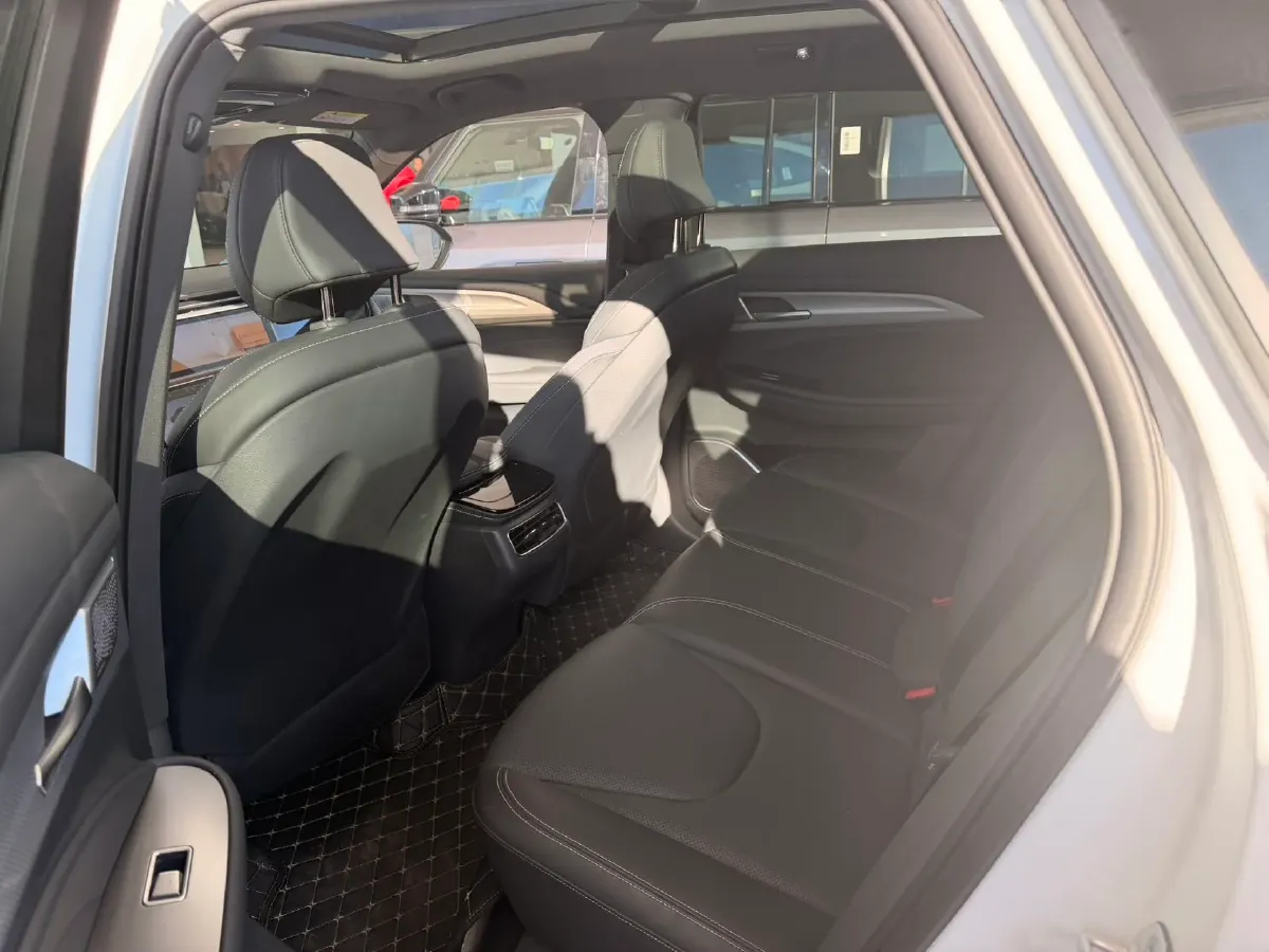 2023 ARCFOX αT BEV,autocango,china used car exporter,china ev exporter,chinese used car exporter,chinese used ev exporter