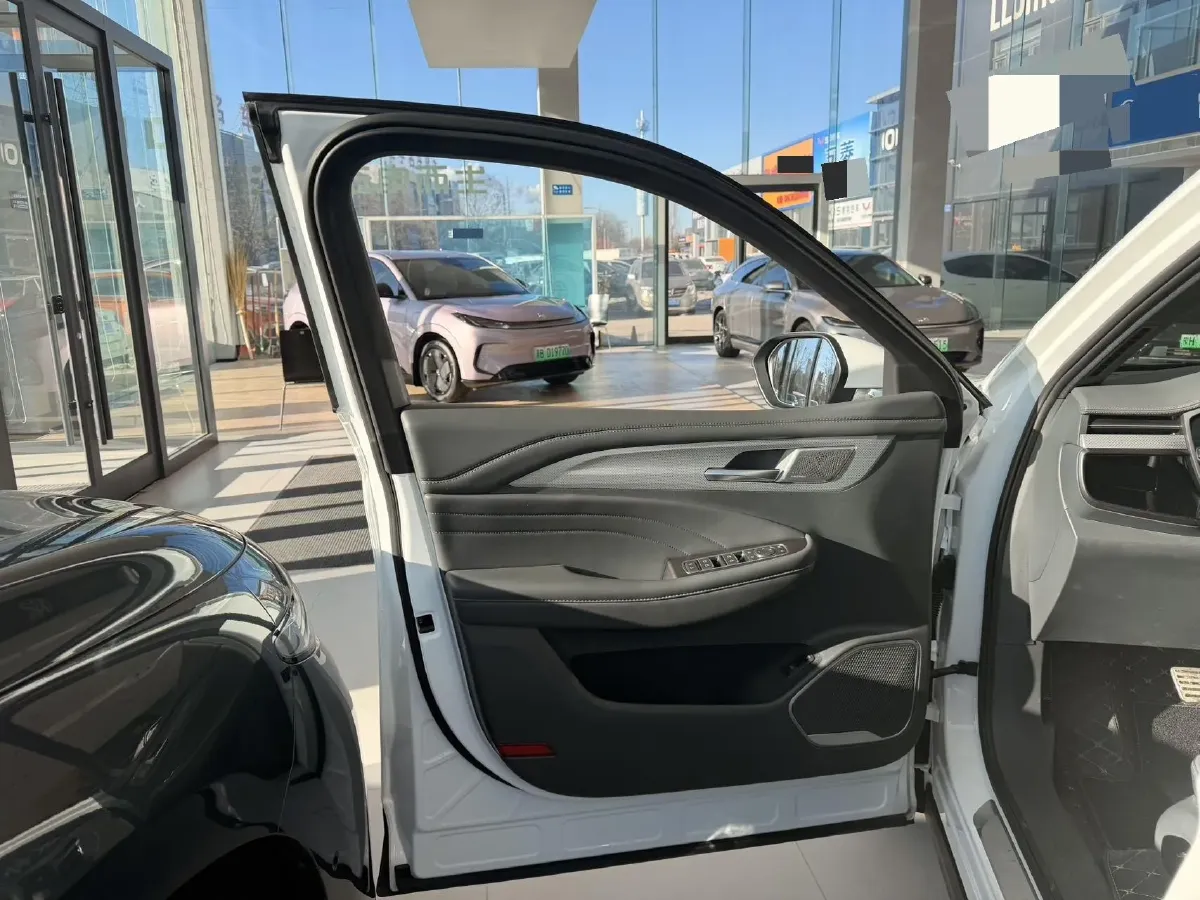 2023 ARCFOX αT BEV,autocango,china used car exporter,china ev exporter,chinese used car exporter,chinese used ev exporter