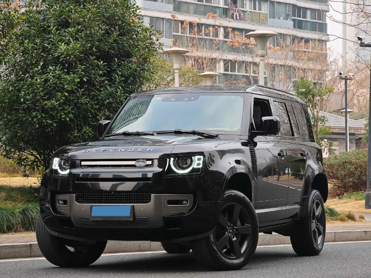 2024 Land Rover Defender 3.0T 400HP L6 8AT